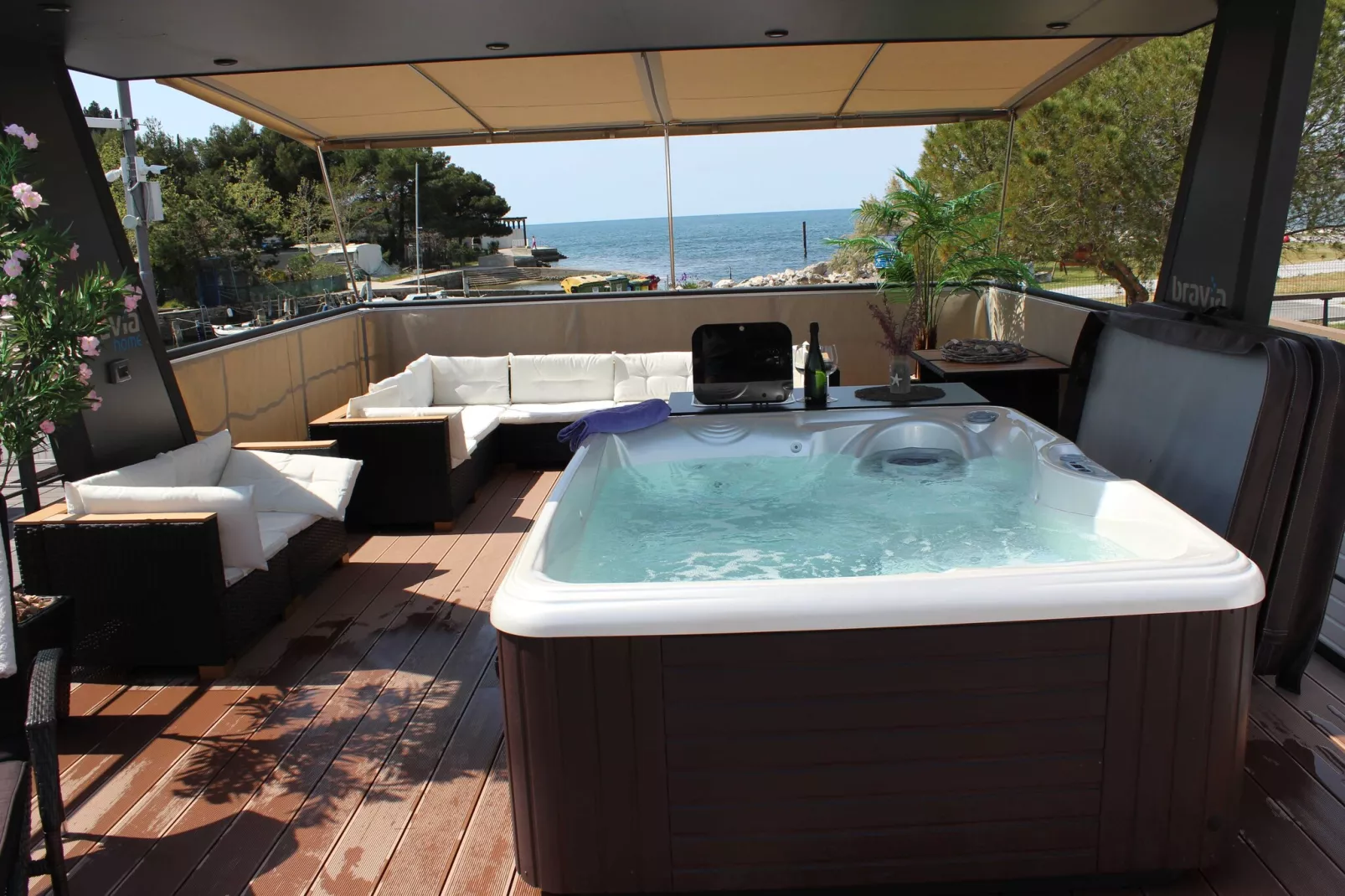 The Seaborn Residence - Two Bedroom Floating House-Swimming pool