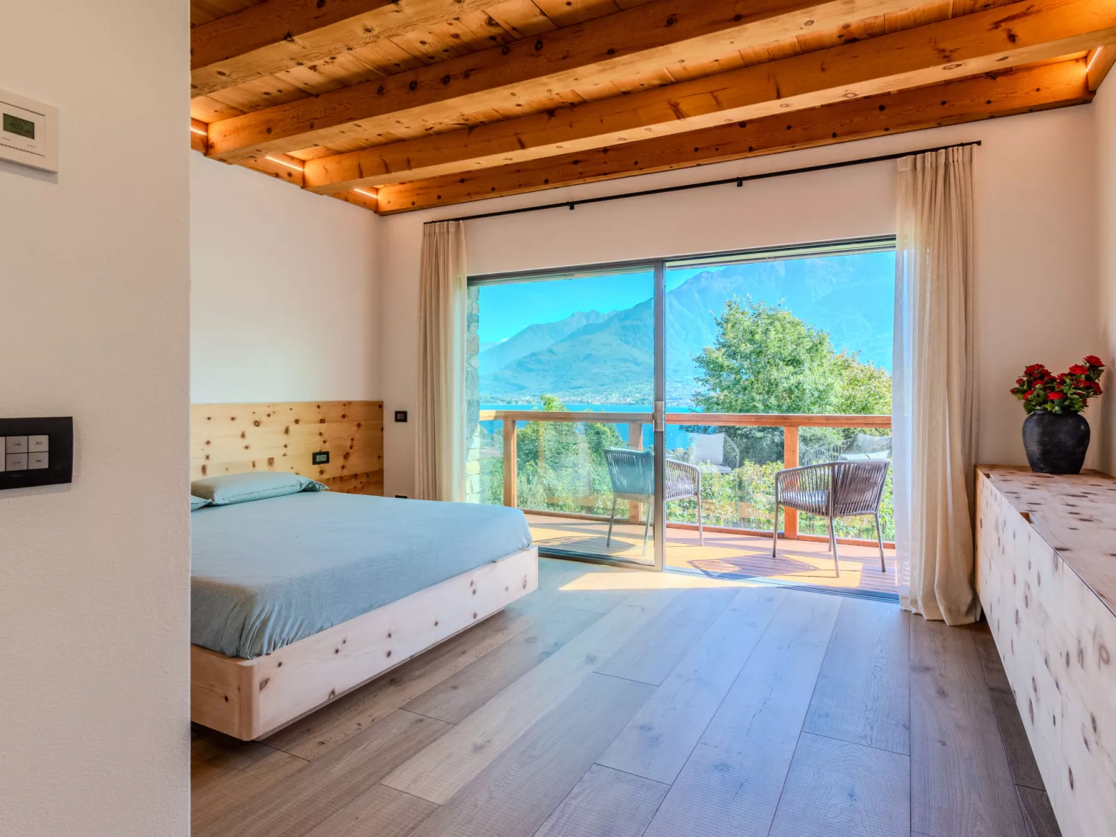 Woodhouse Domaso-Dedans