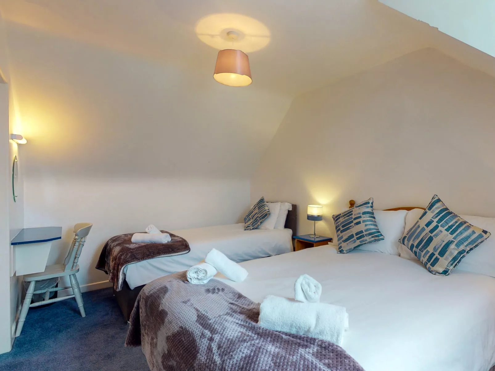 Dingle HC (S7)(TR4)  No 13-Drinnen