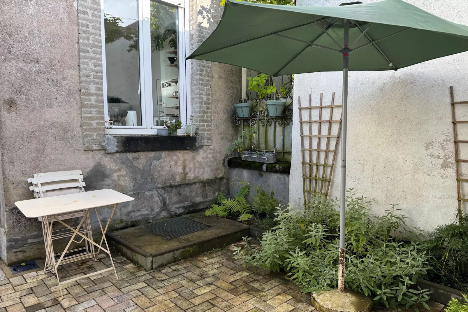 Appartement avec la petite cour-Jardins en été