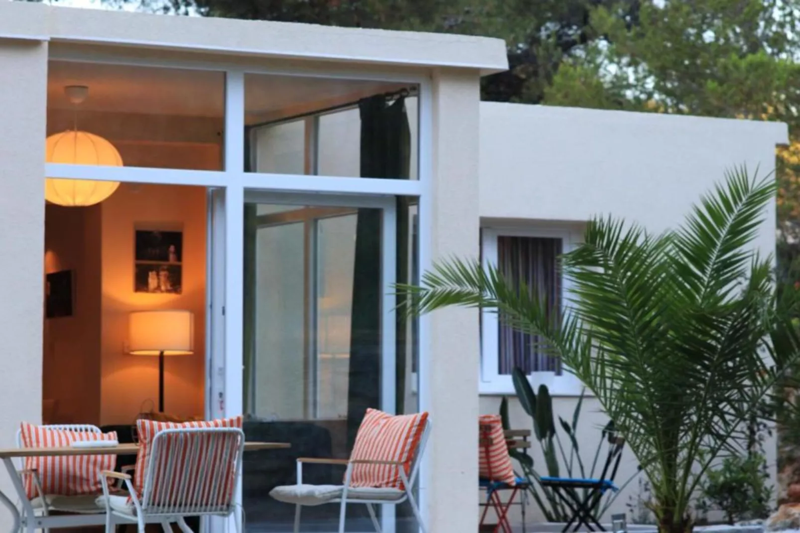 House Leta Cozy Hideaway with Pool - Four Bedroom Holiday Home with Pool-Outdoor