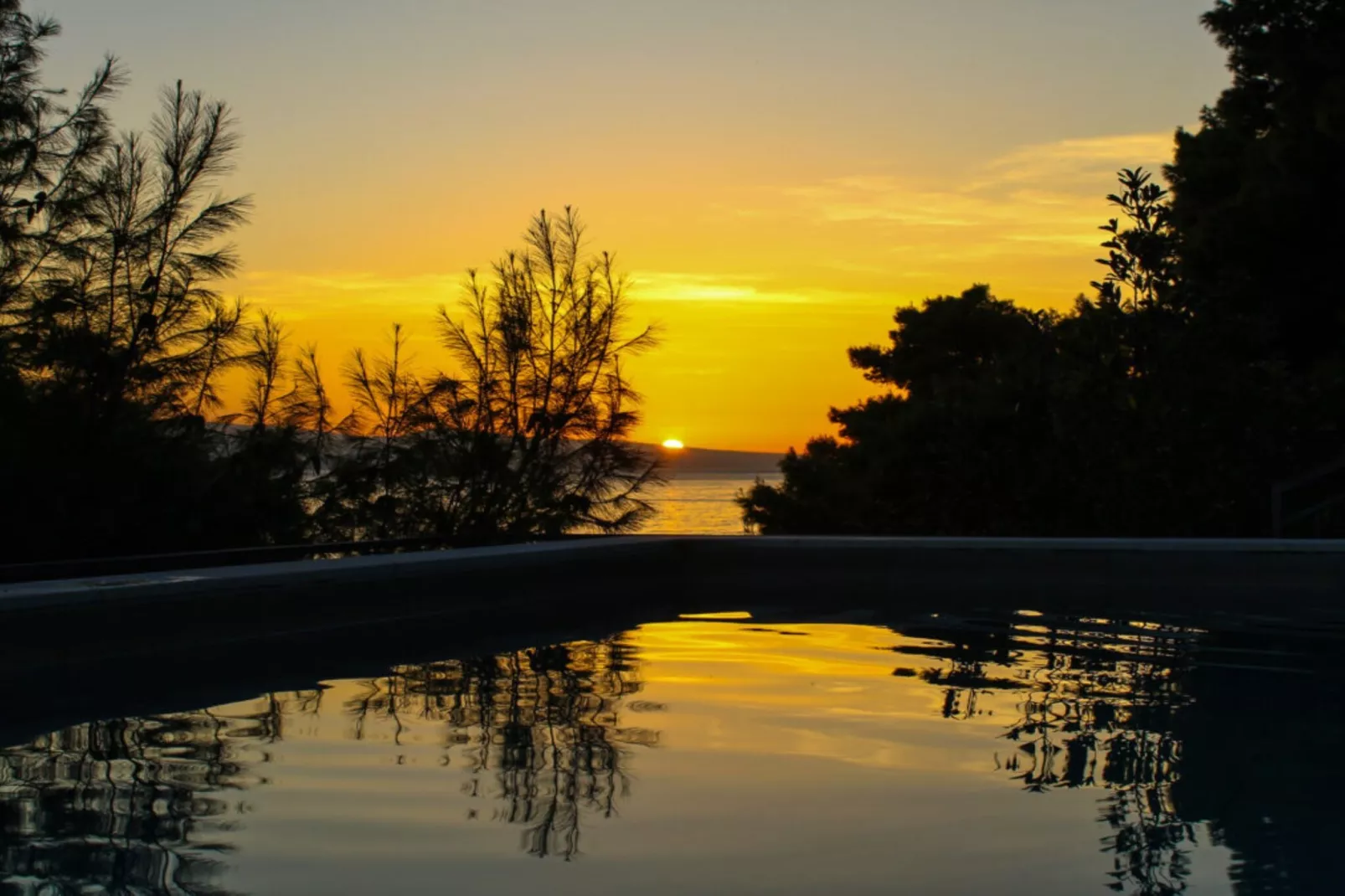 Seafront Apartment Sea Relax with Private Pool - Two Bedroom Apartment with Sea View  and Private Pool-Swimming pool