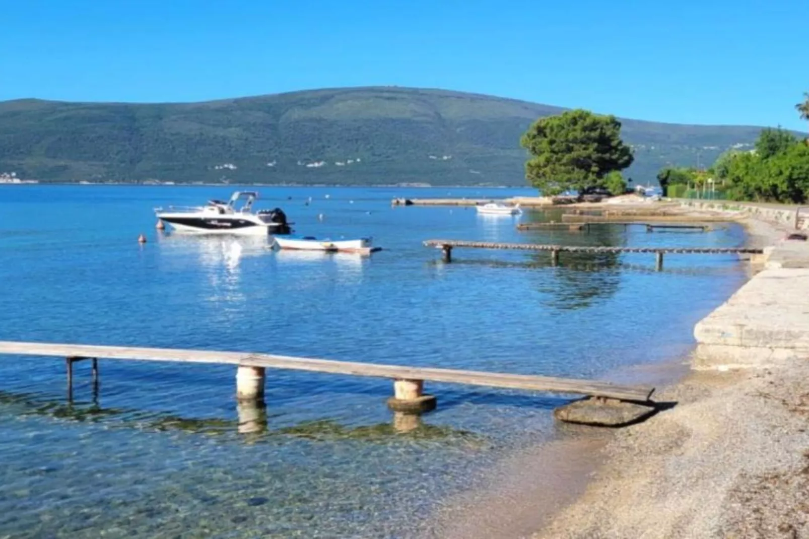 Stylish Apartment with Modern Elegance in Herceg Novi Area - Deluxe One Bedroom Apartment with Terrace-Im Freien