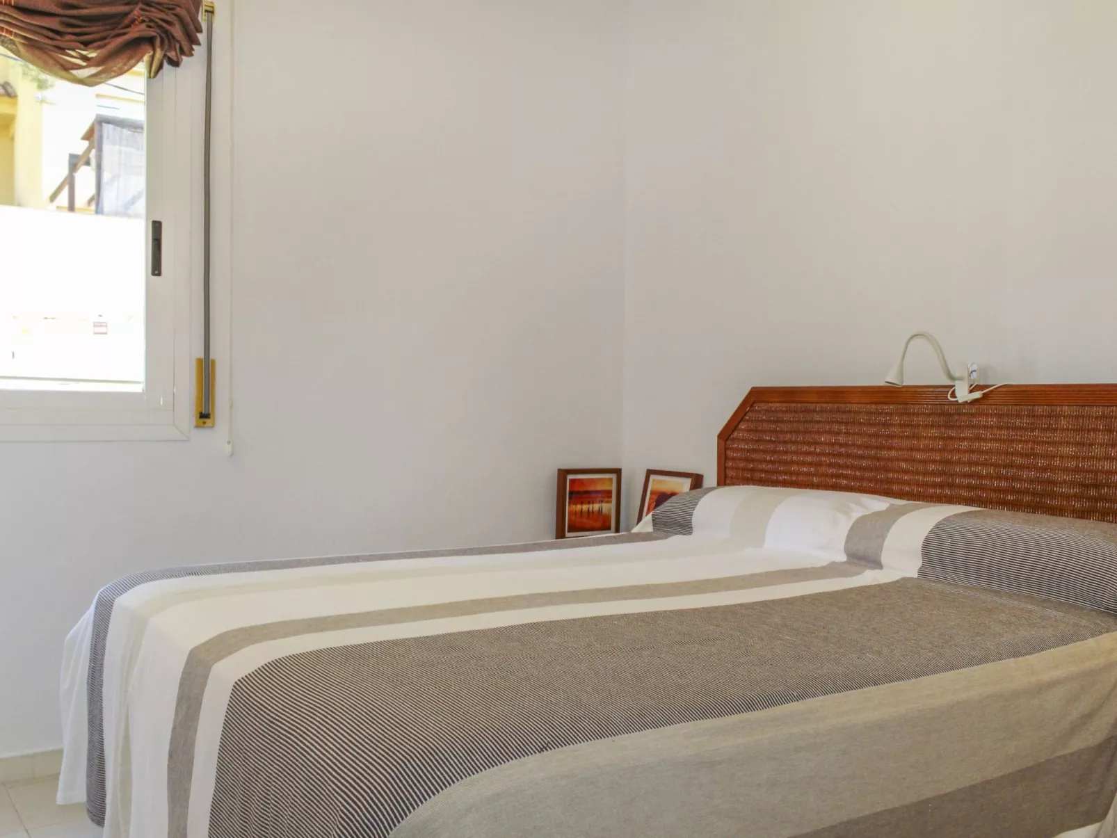 Sol Pins Tamariu-Inside