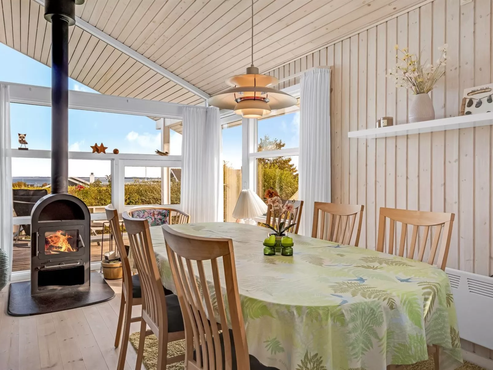 "Tjarven" - 350m from the sea-Drinnen