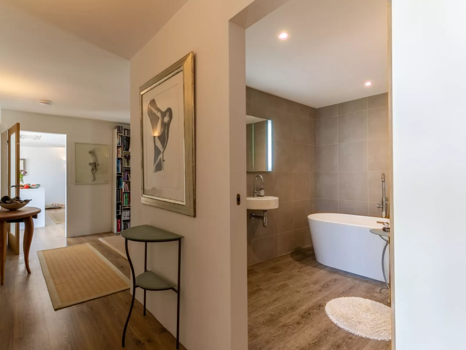 Avalon Sea Views-Dedans