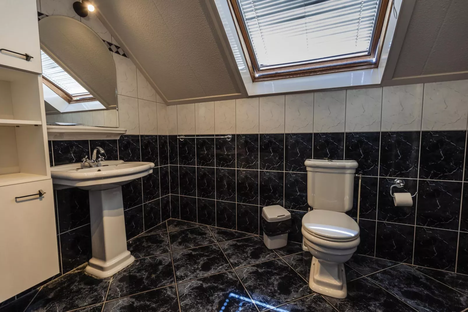 12 - Persons Family Bungalow-Badezimmer