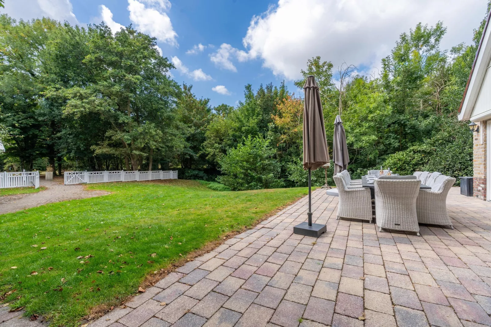 Het oude dijkje-Jardins en été