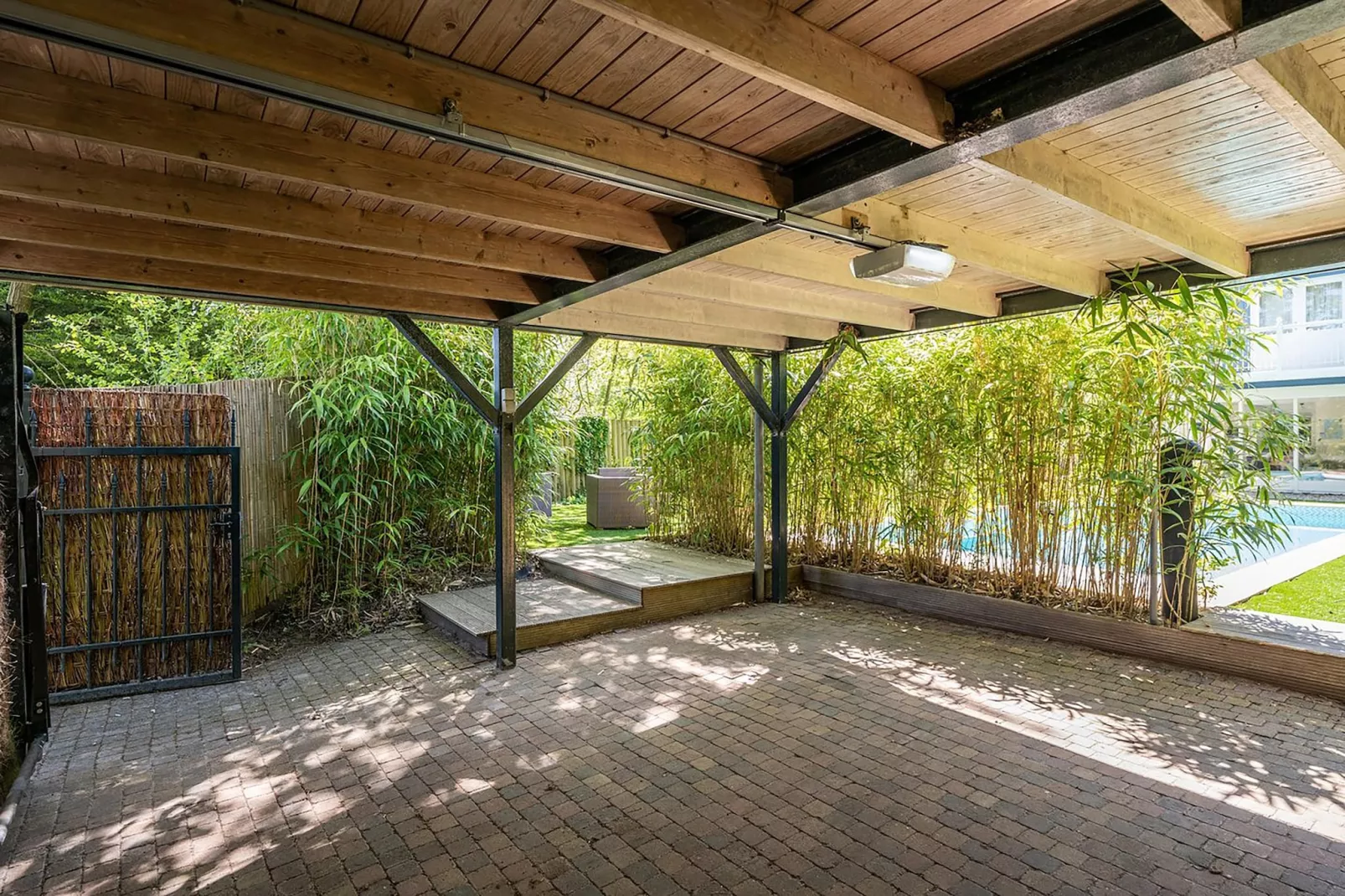 Bosrandweg 496-Gardens in summer