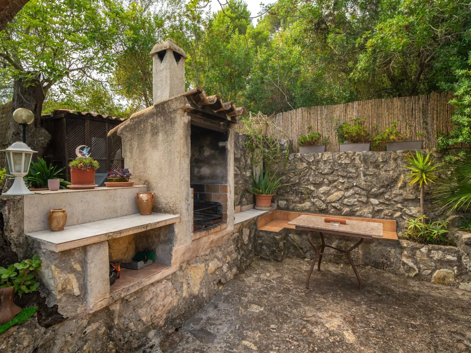 La Salve Can Jordi-Outside