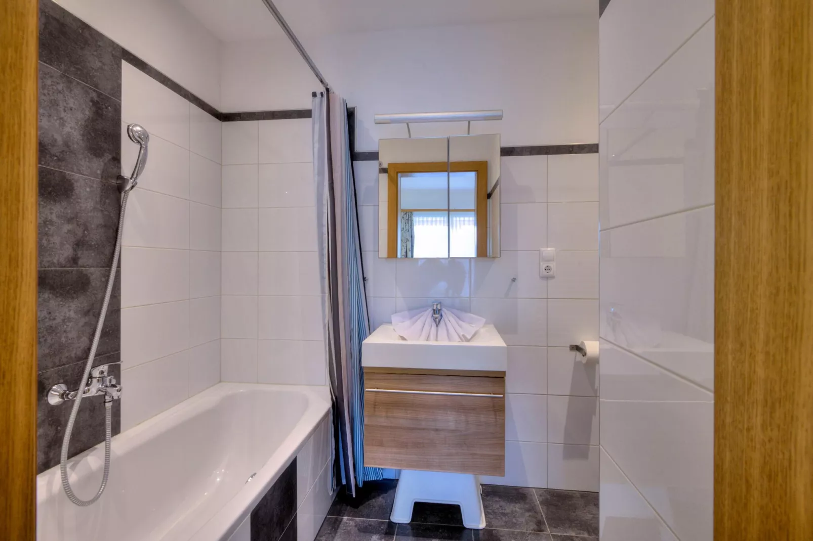 Vicky Apartment Top 8-Salle de bain