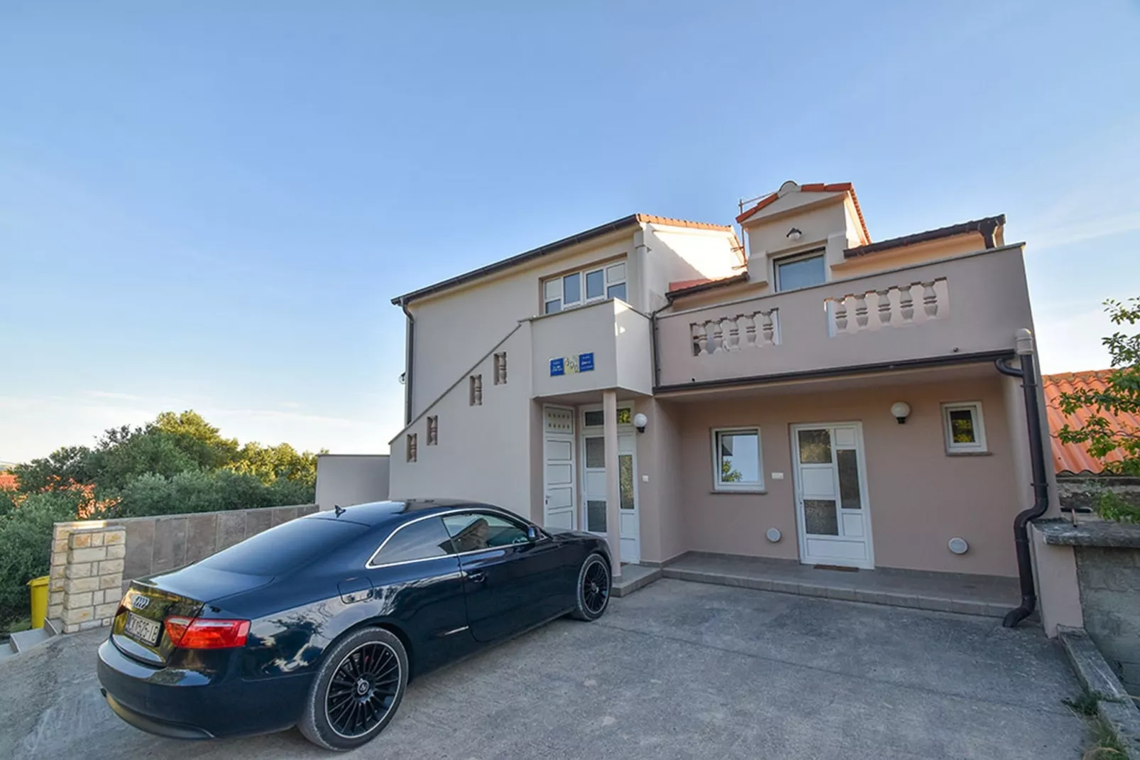 Apartments Jaklin -  Studio Apartment with Balcony and Sea View C-Parking