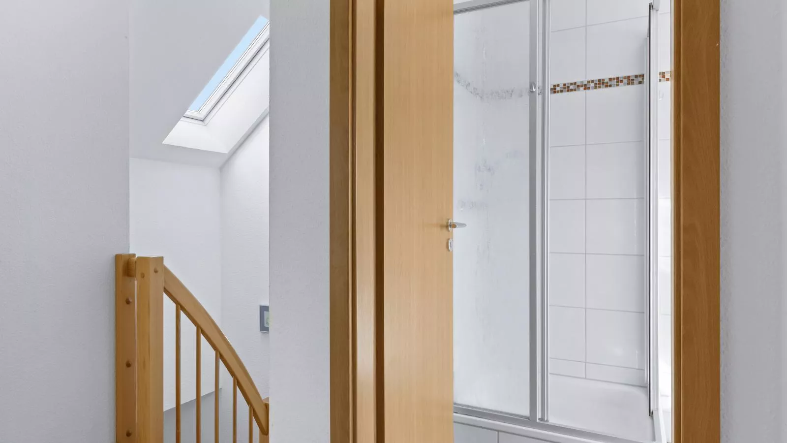 Windflüchter rechts-Flur