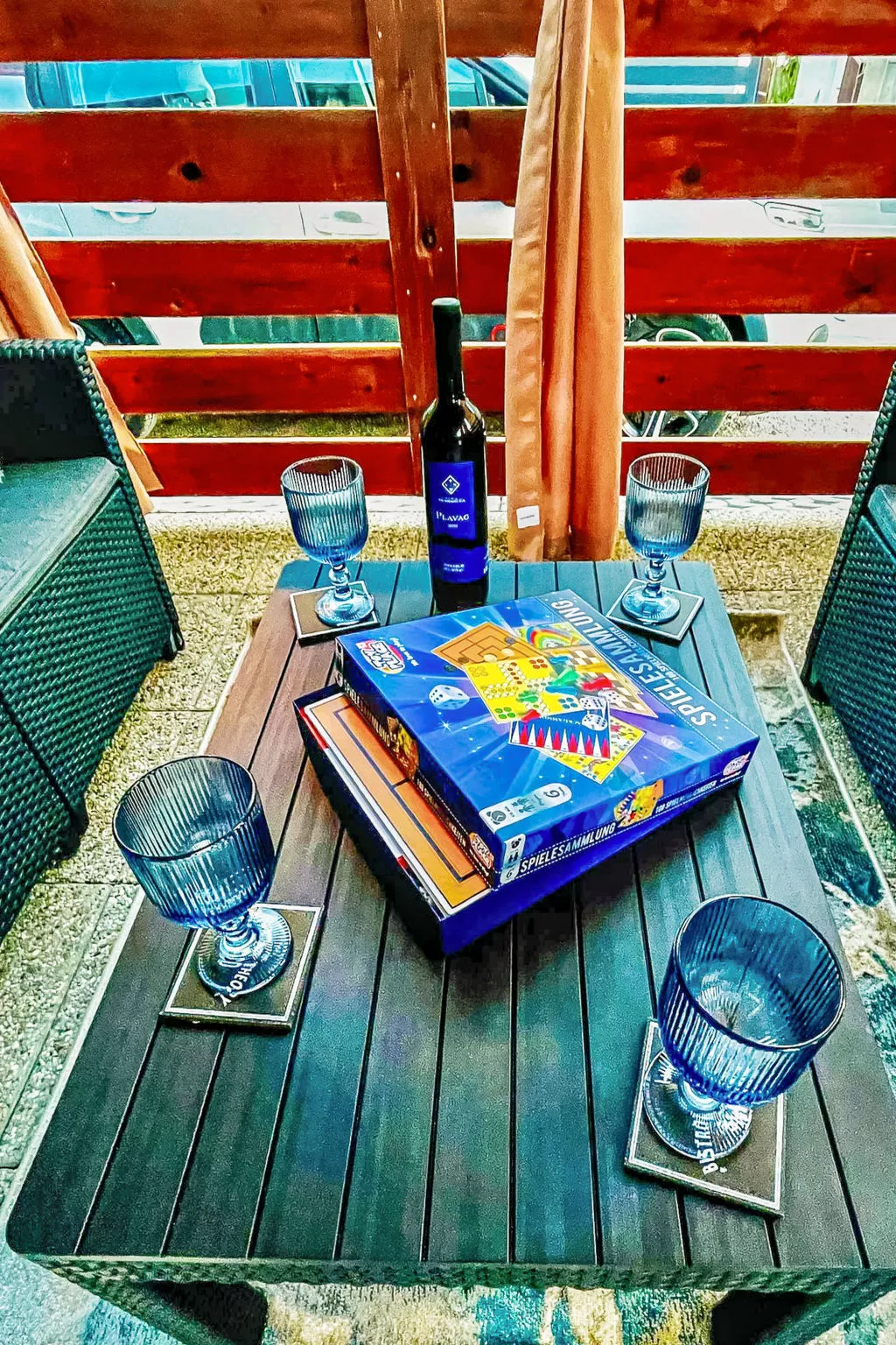 Hosekra Hišica-Outside