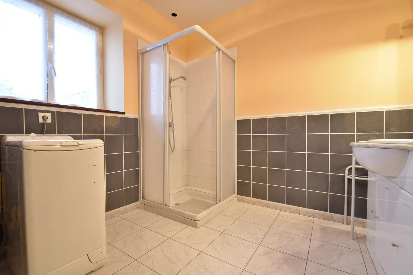 Maison de vacances Besse Les Vitarelles 6p-Bathroom