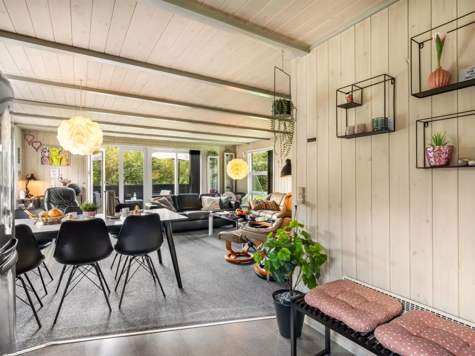 "Vilhelm" - 10km from the sea-Inside