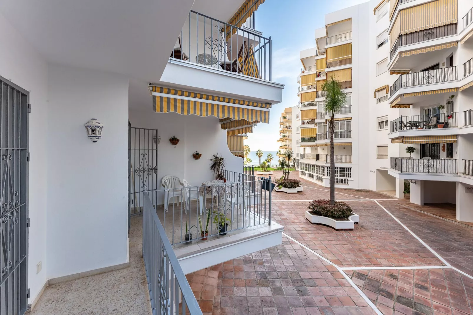 CT 350 - Faro's Marbella Beachapartment for 2 - perfect beachconection-Terrasse / balcon