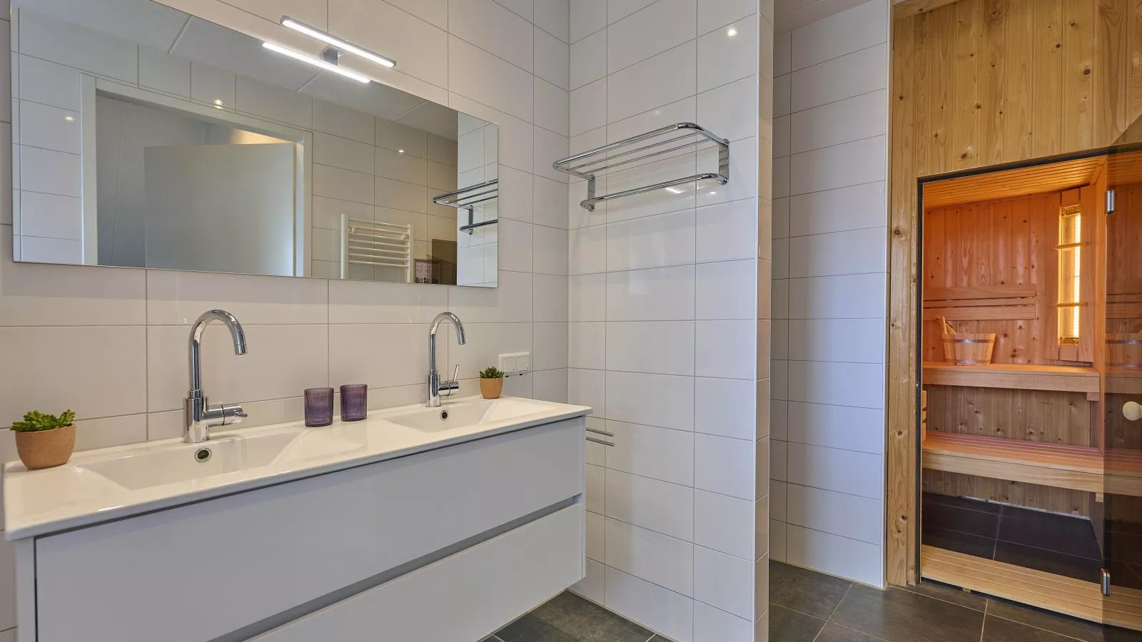 SeaLuxe Suite 27i-Badezimmer