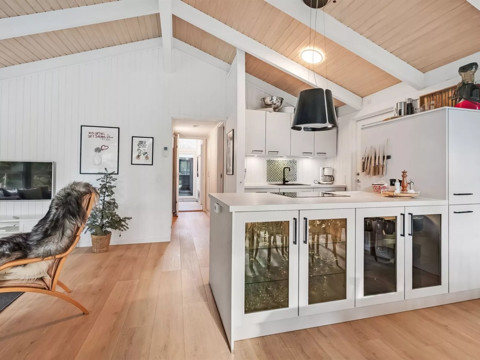 "Edvard" - 300m from the sea-Dedans