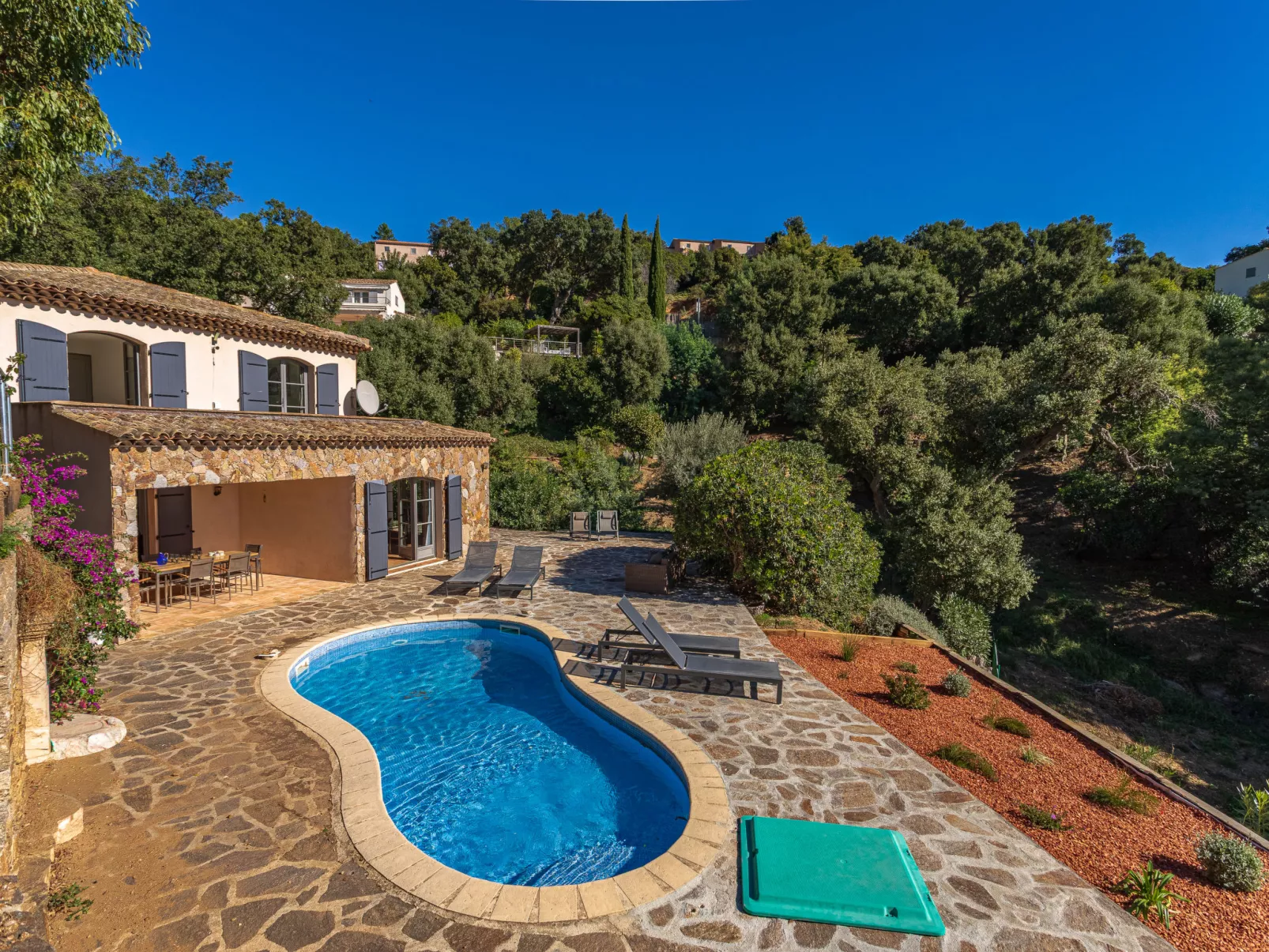 Villa du Canadel-Outside