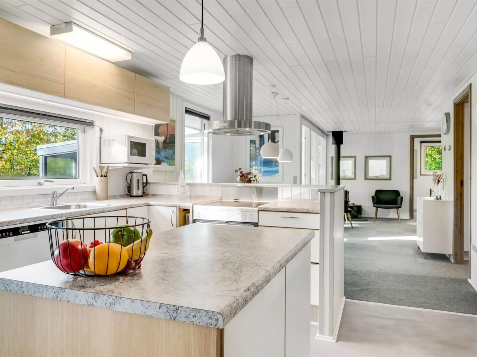 "Tamina" - 800m to the fjord-Dedans