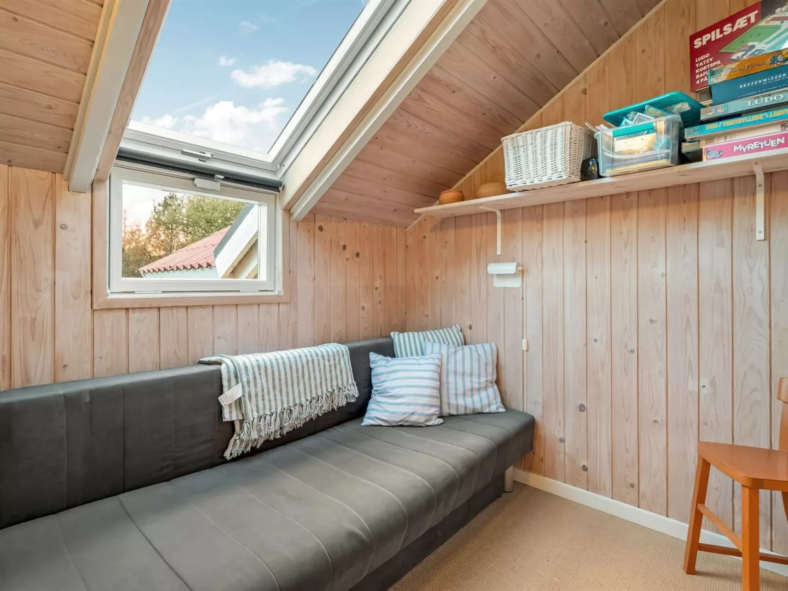 "Lenny" - 500m from the sea-Inside