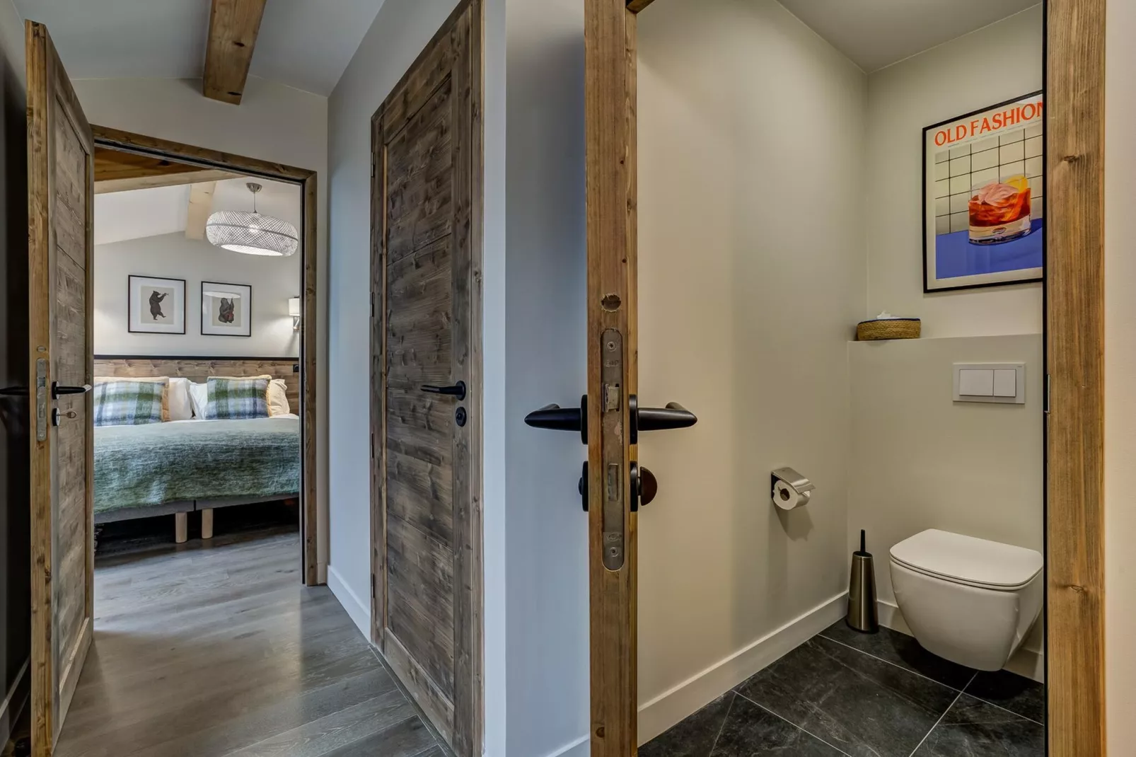 White Pearl A32-Bathroom