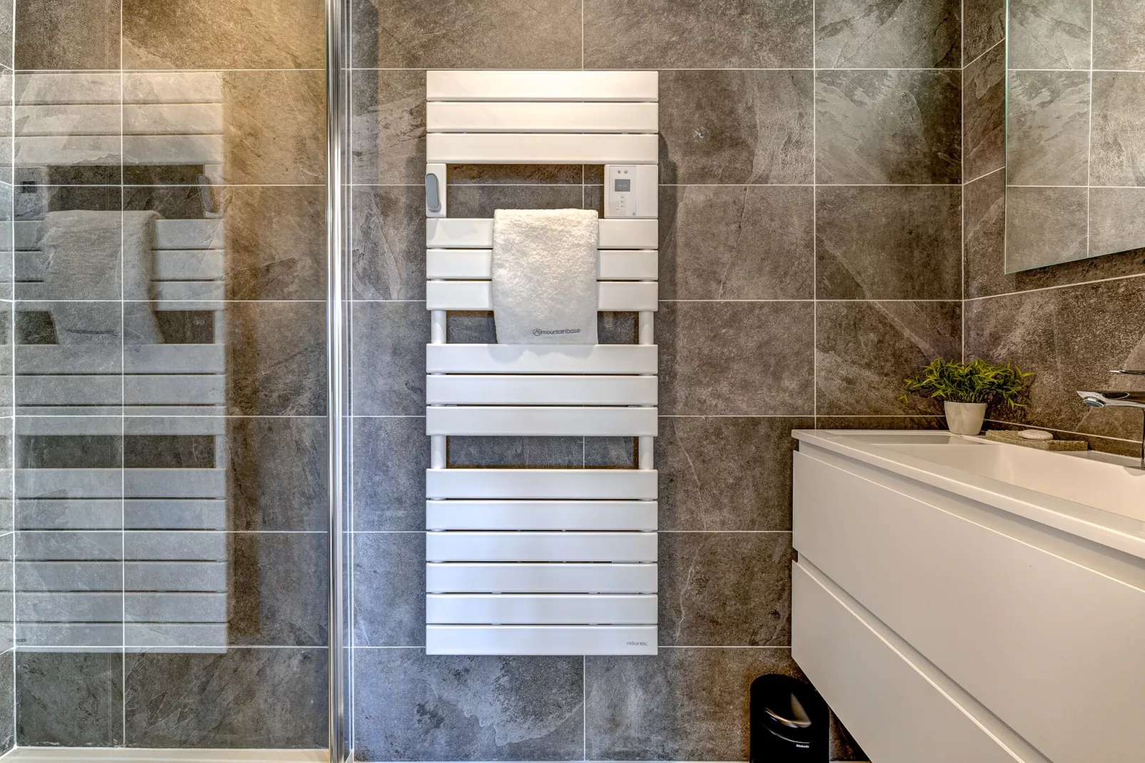 Blanc Mont Blanc 303-Badezimmer