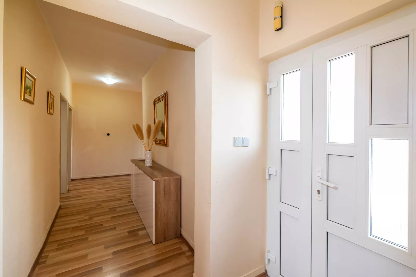 Sea view apartment Nika-Landing