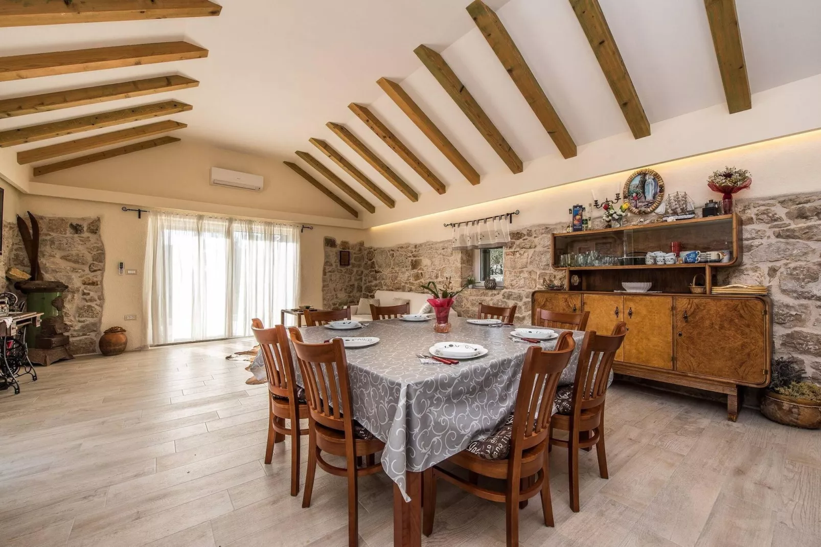 Authentic Villa Zvonko-Esszimmer