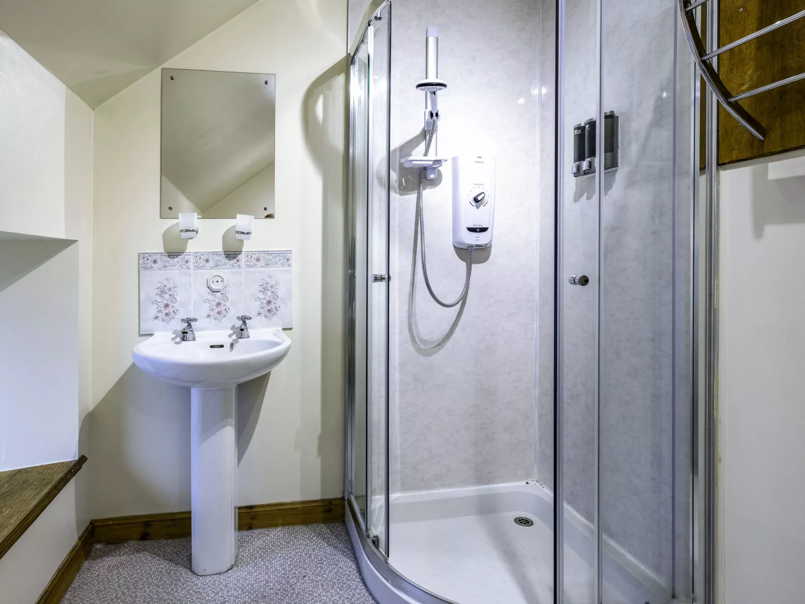 Pitgaveny Apartment-Inside