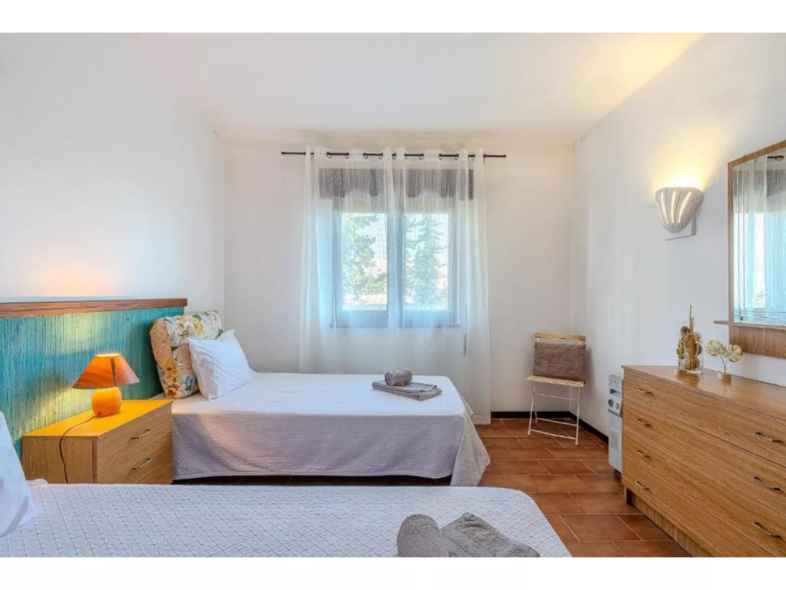 Ivone - Sunny Way-Dedans