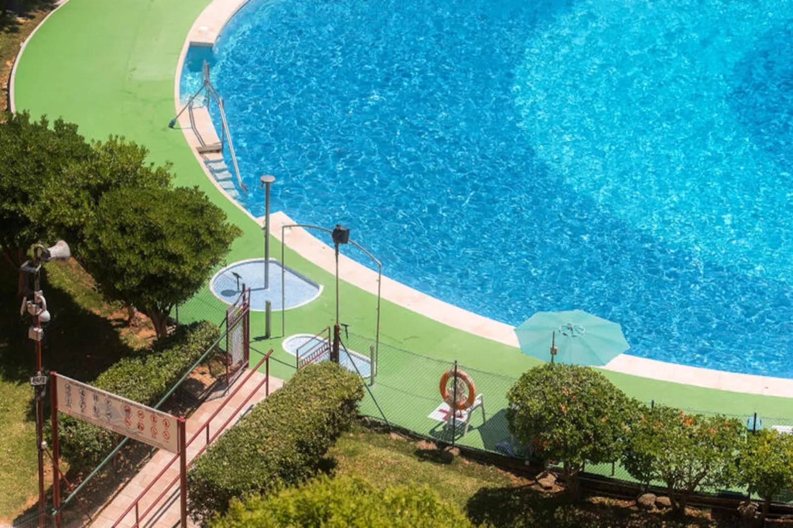 Studio à Roses-Untagged