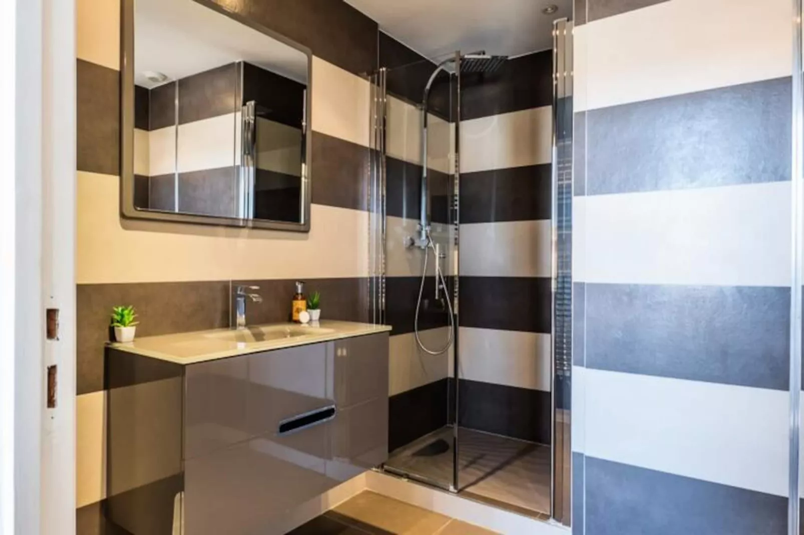 Résidence 3 Pièces Rue D’antibes à Deux Pas Du Palais Des Festivals-Nicht zugeordnet