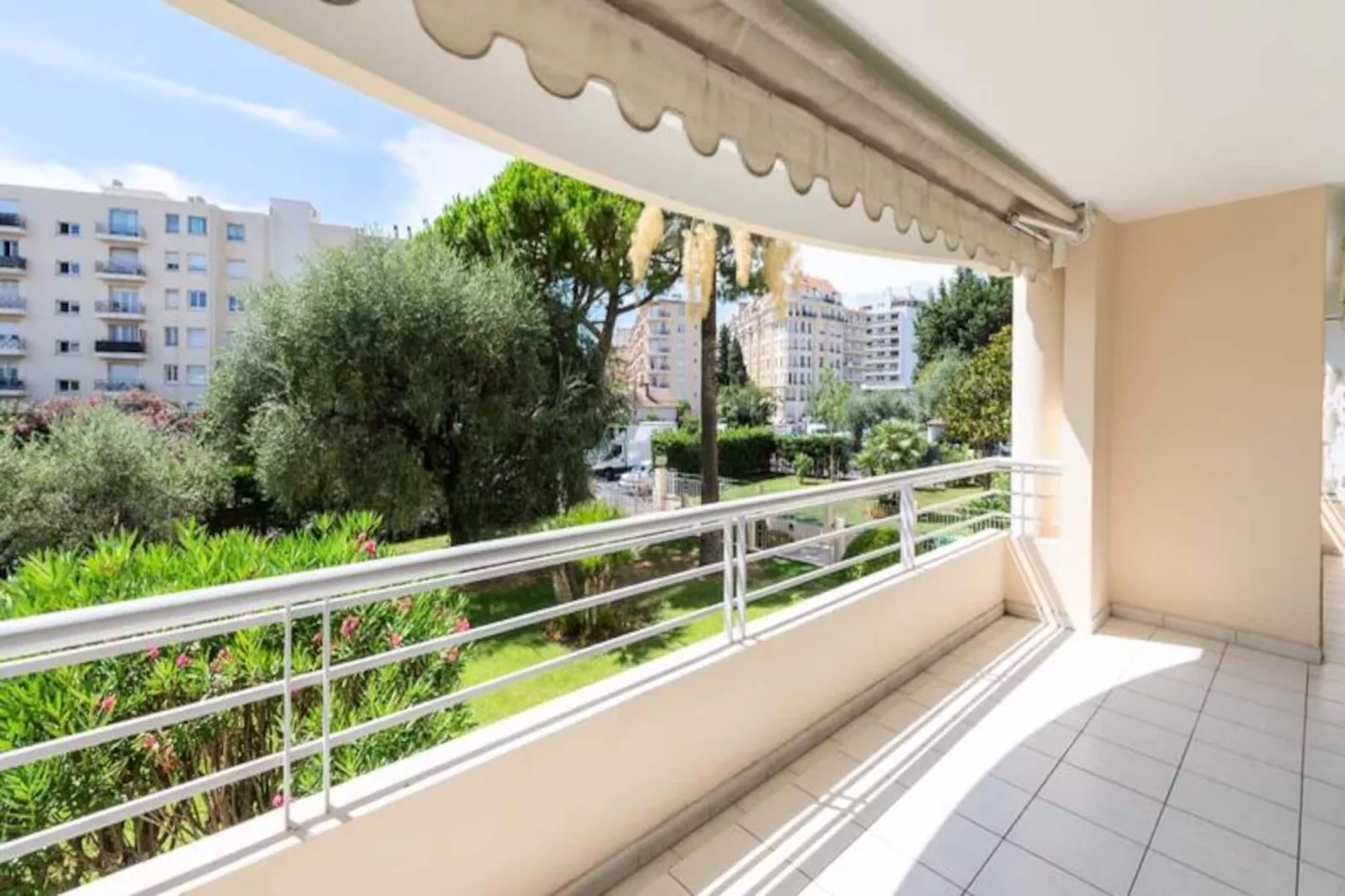 Résidence 2p Résidence Avec Piscine Et Garage, Proche Croisette-Non tagué