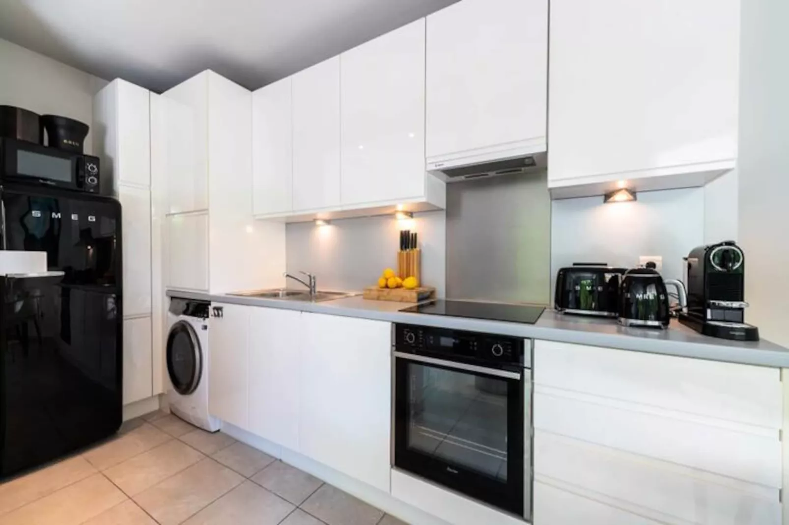 Résidence 2p Rez-de-jardin Avec Piscine – Calme, Parking Privé-Untagged