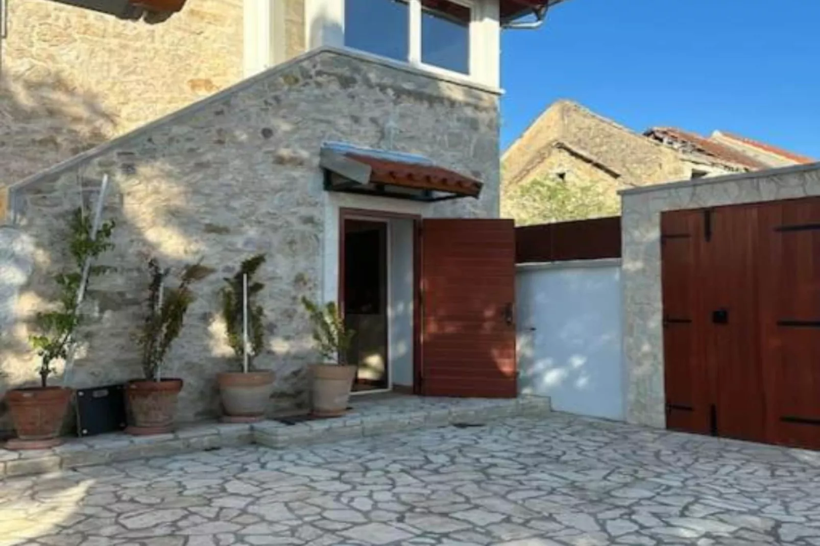 The Grandfather Villa – Heated Pool Retreat-Im Freien