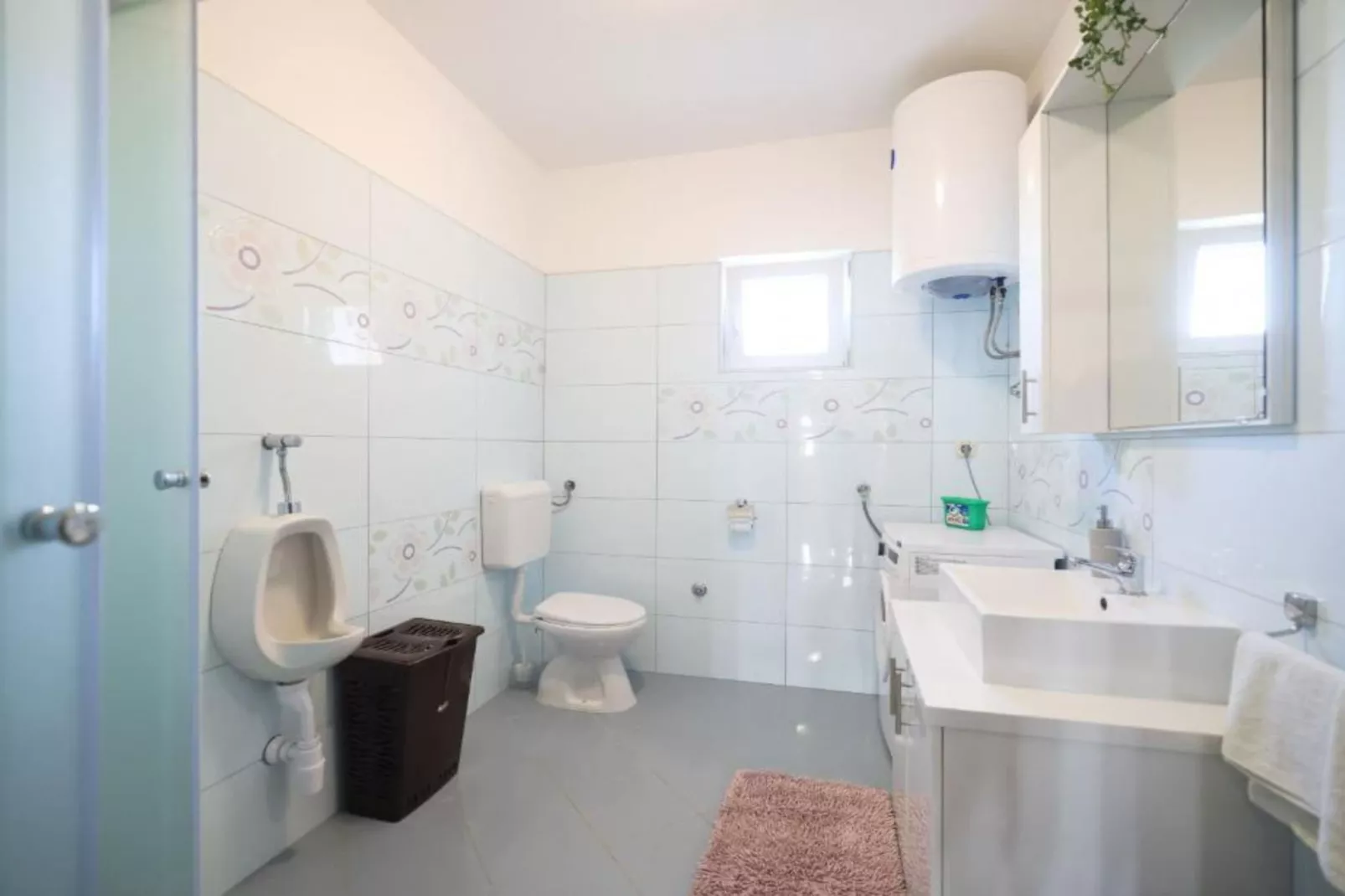 Villa Maja - Three bedroom villa with pool-Badezimmer