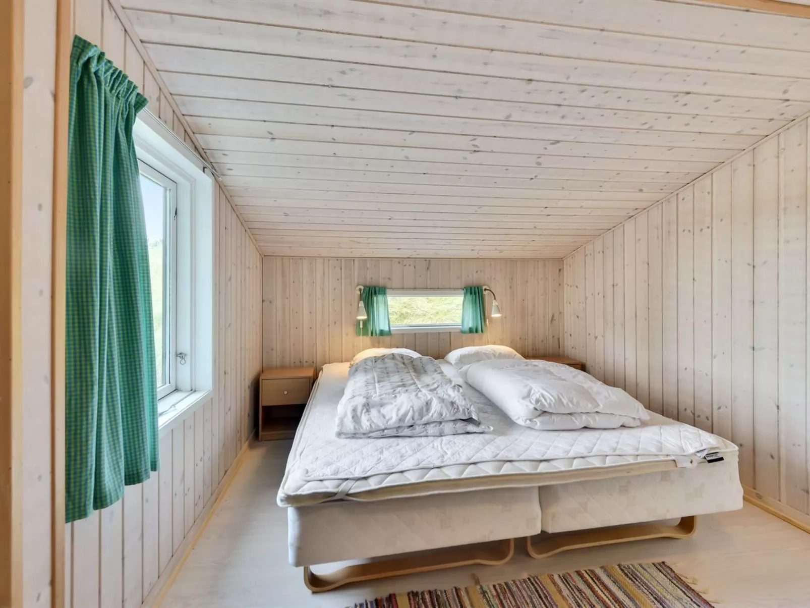 "Vamika" - 400m to the fjord-Dedans