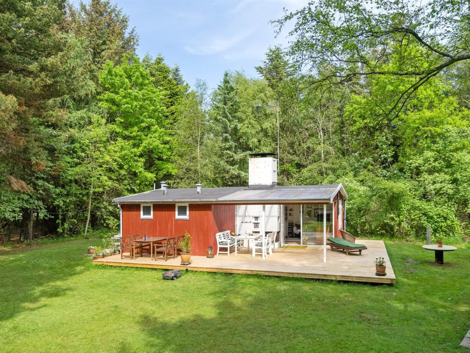 "Deik" - 2km to the fjord-Outside