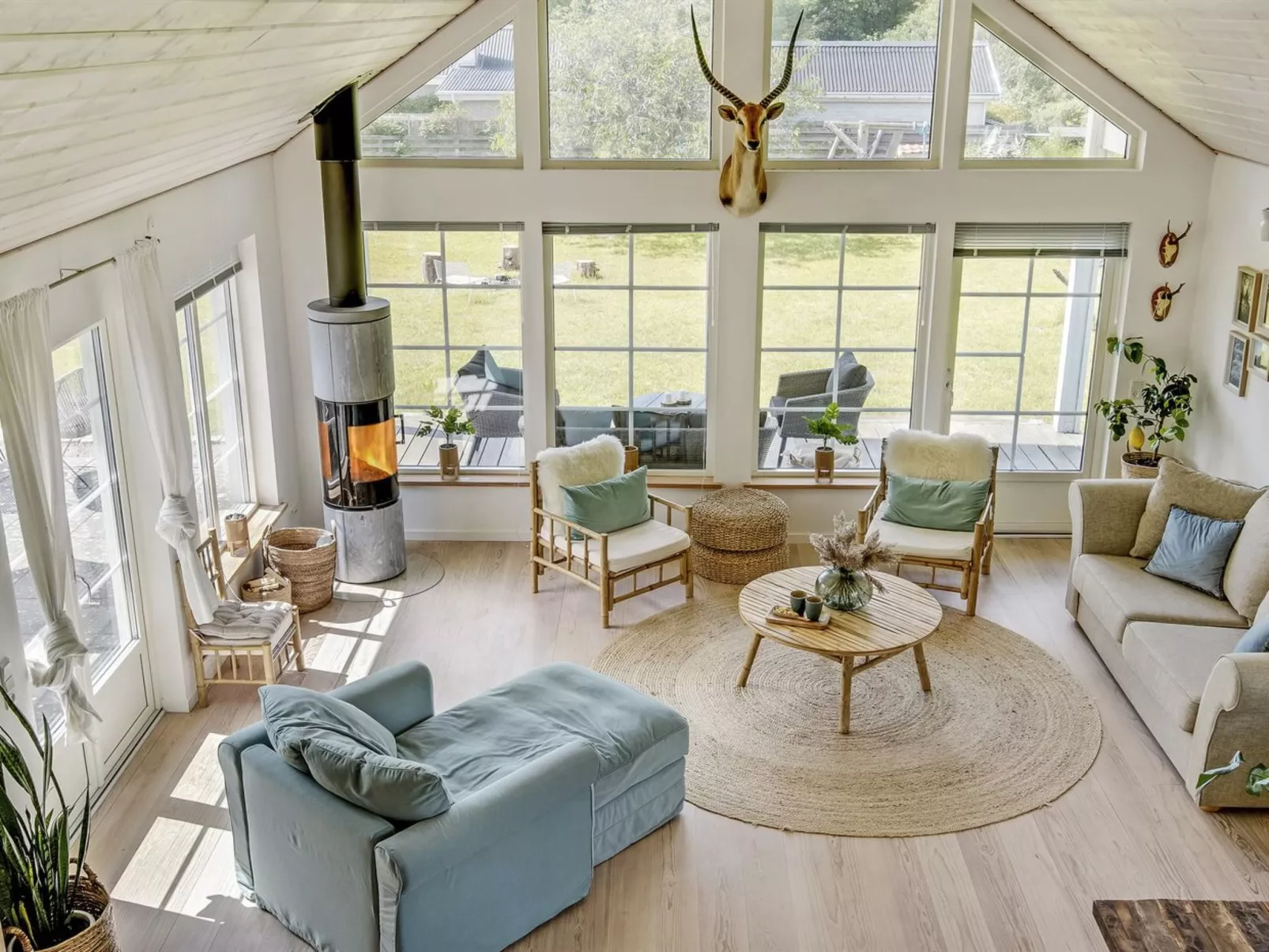 "Bernadete" - 50m to the fjord-Inside