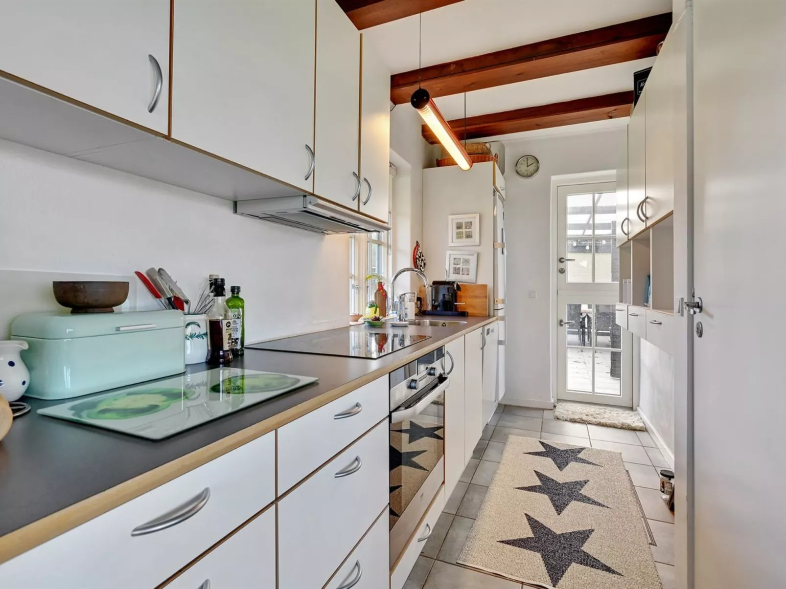 "Tordis" - 300m to the fjord-Drinnen