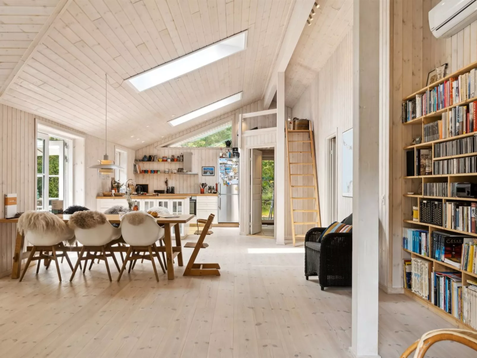 "Grethe" - 750m from the sea-Inside