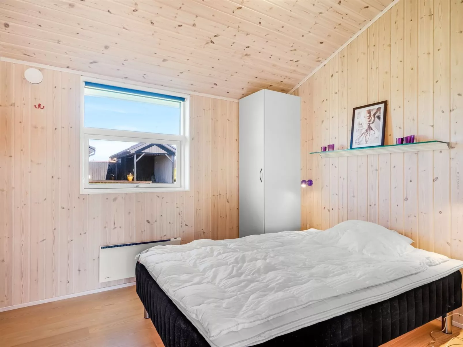 "Ginia" - 150m to the fjord-Drinnen