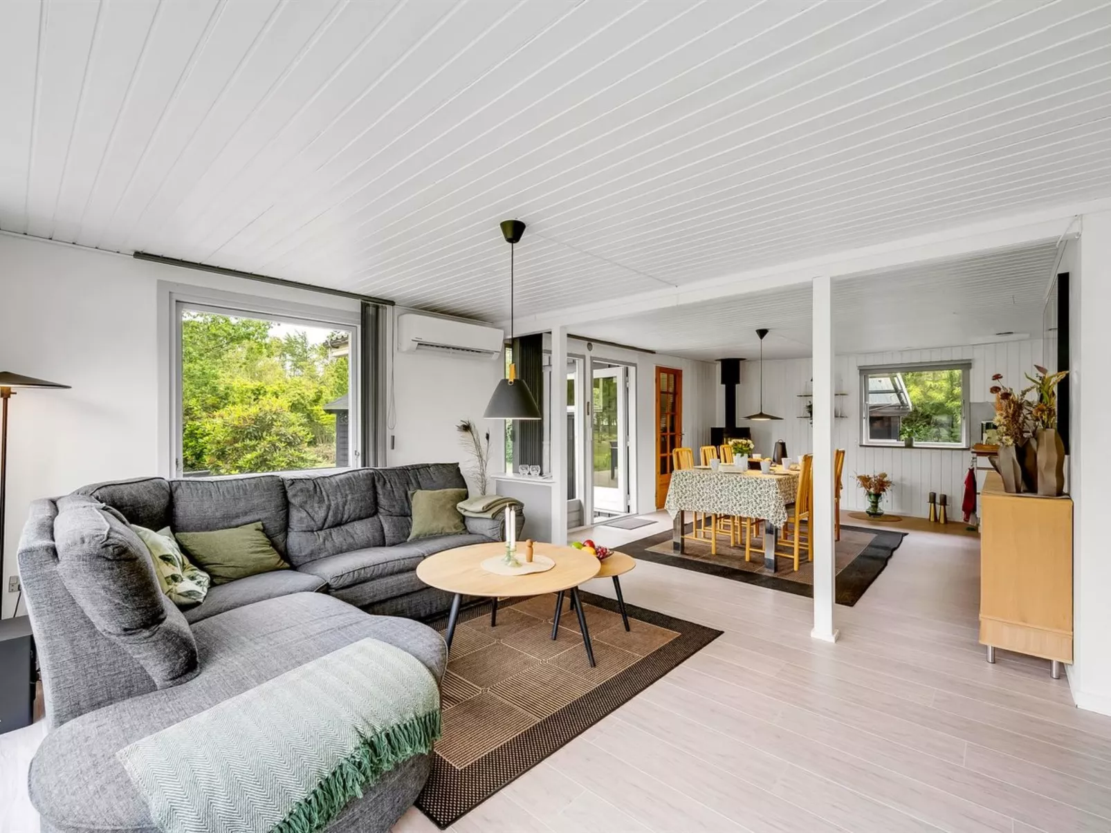 "Embla" - 500m to the fjord-Dedans