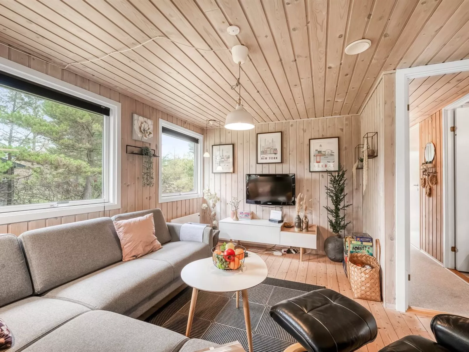 "Toimi" - 500m to the fjord-Inside