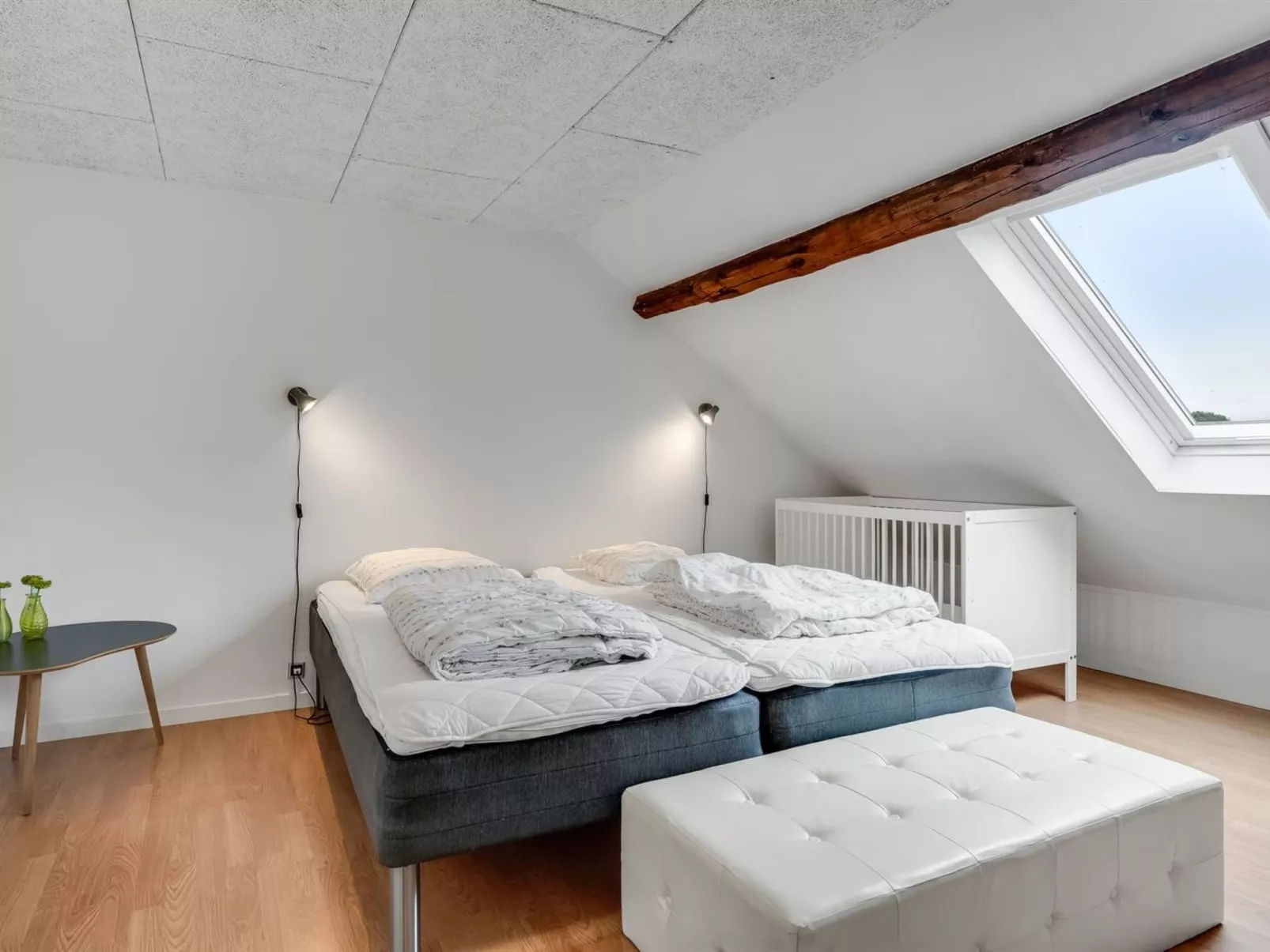 "Folkar" - 3km to the fjord-Inside