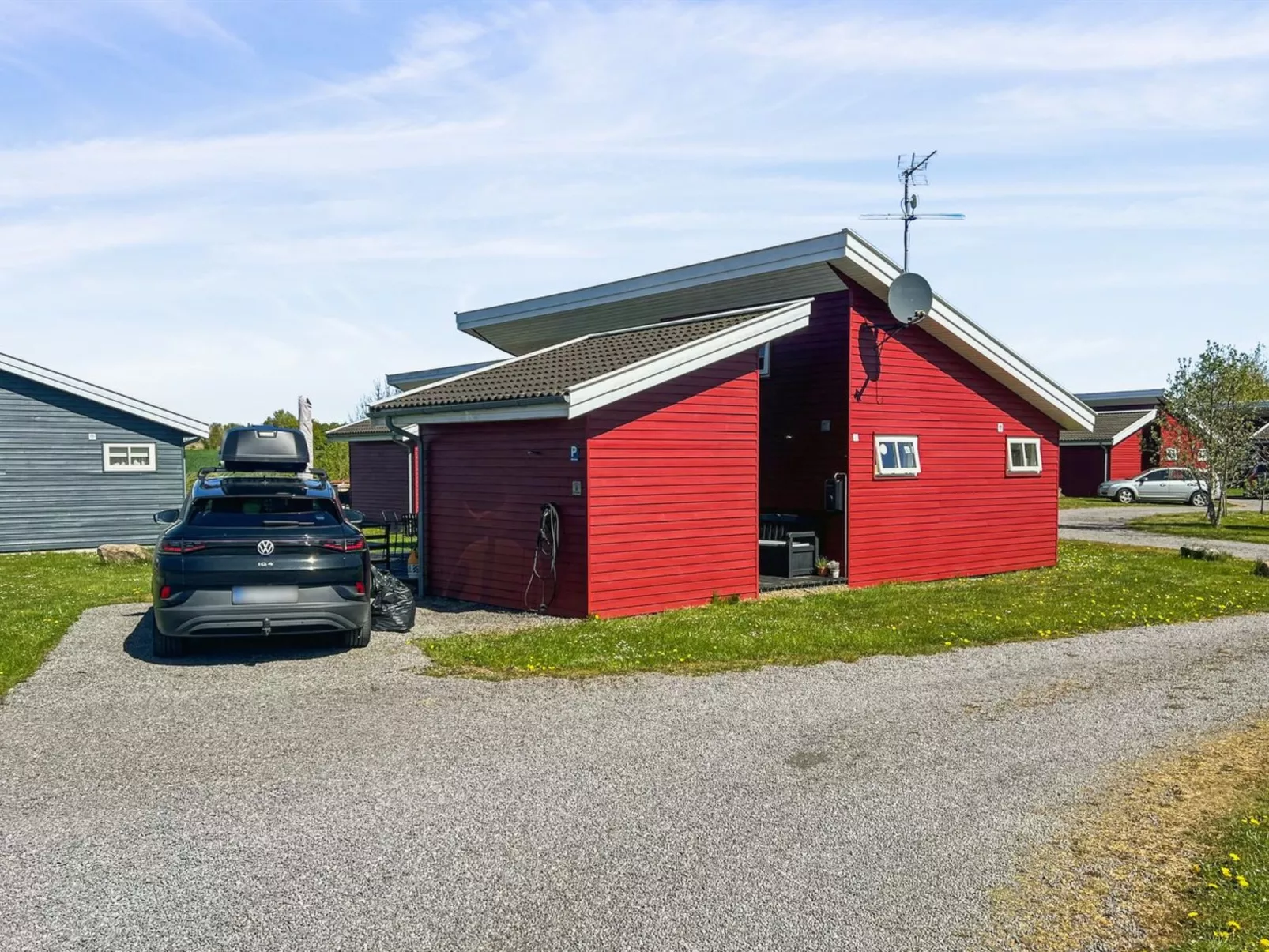 "Carlie" - 2.8km from the sea-Outside