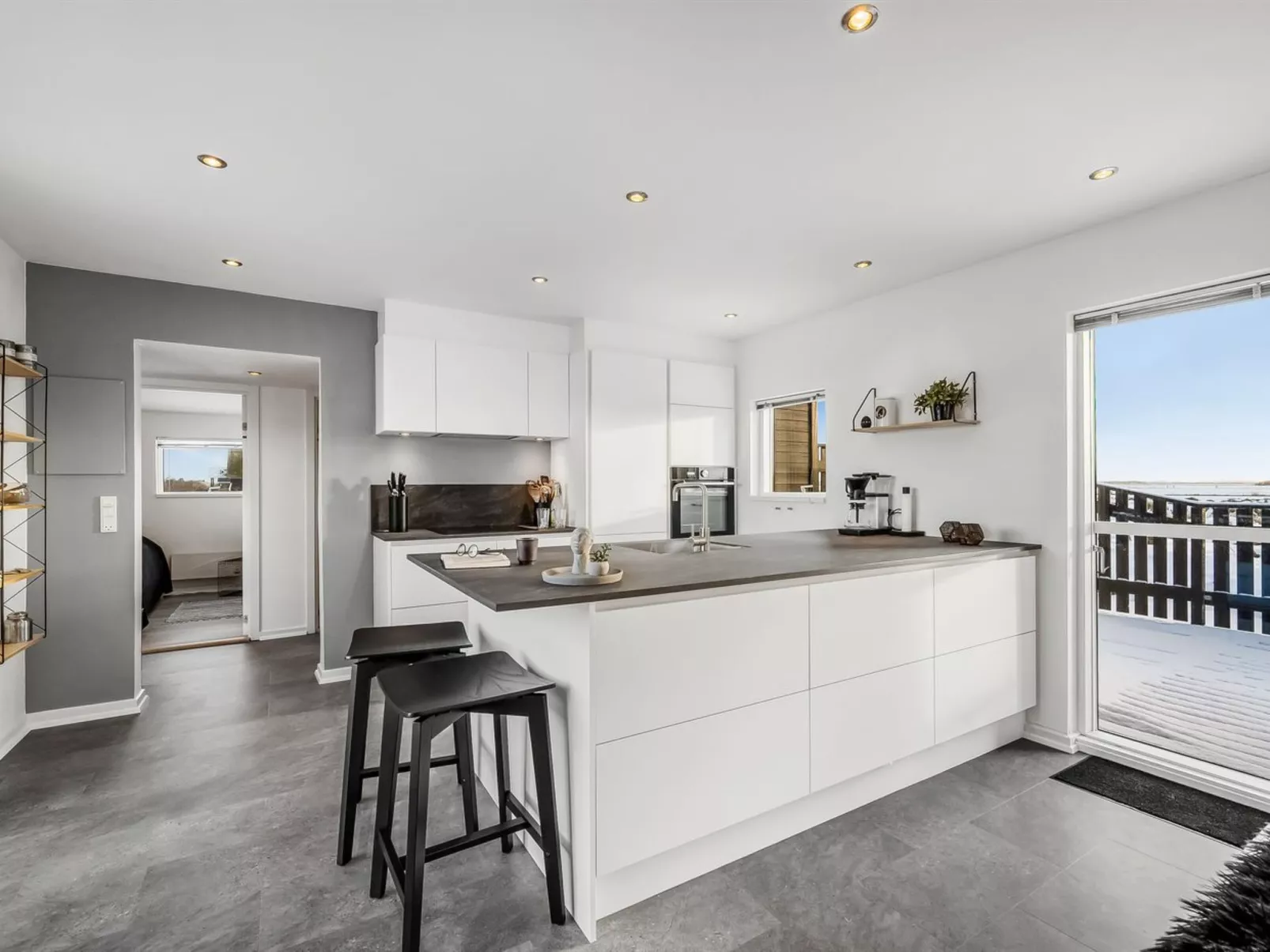 "Damaskin" - 300m from the sea-Drinnen