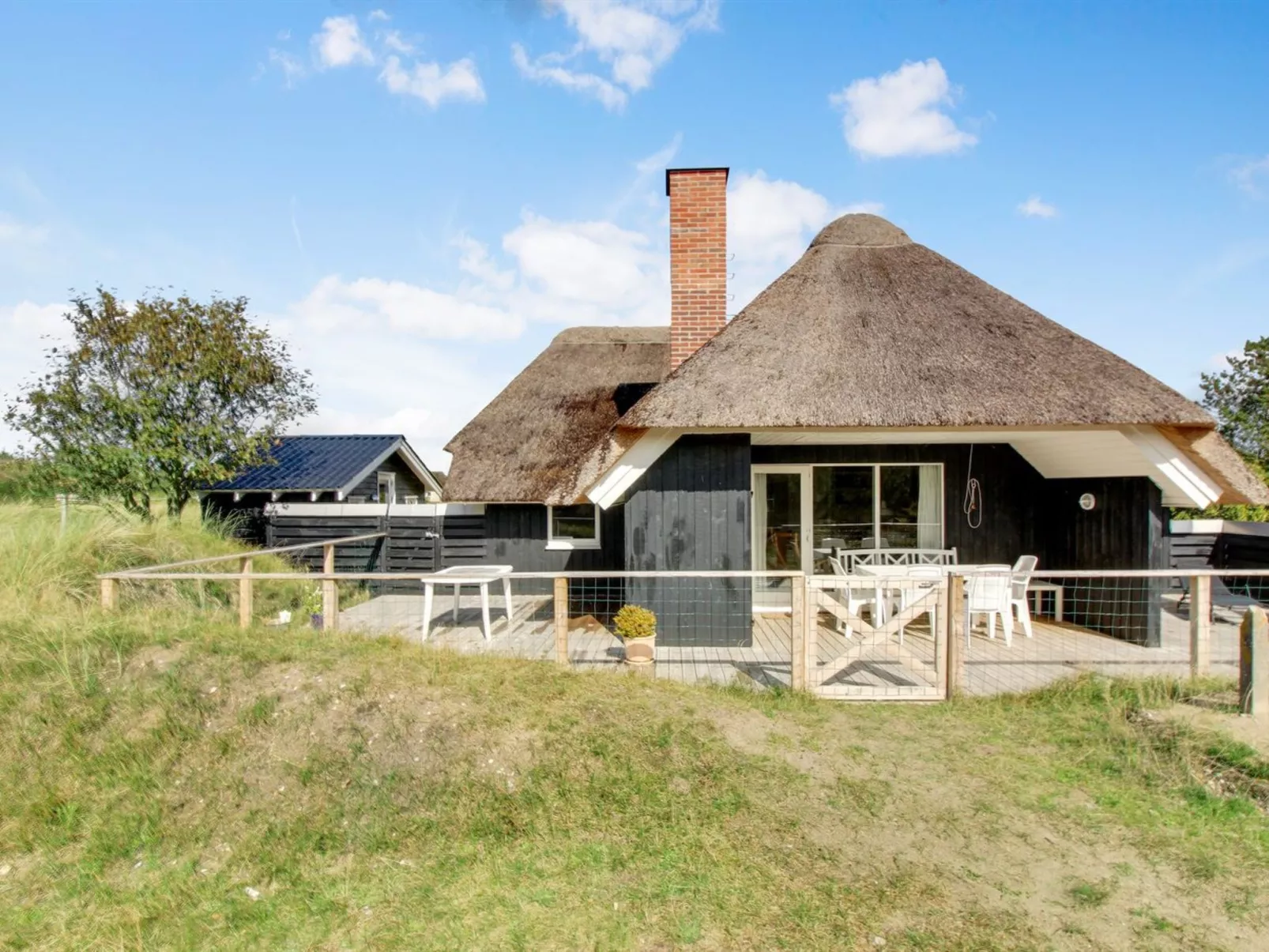 "Annli" - 1.5km from the sea-Outside